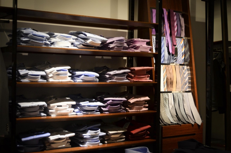 vente-HYERES-min_shirts_exhibition_shop_shopping_shelf_buy_business_clothing-940715